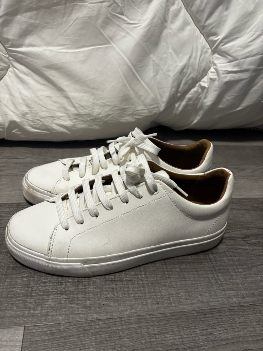 Zara White Minimal Sneakers for Men